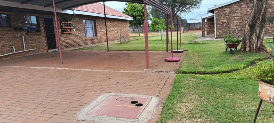 11 Bedroom Property for Sale in Rustenburg Rural North West